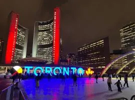 AC Luxury Apartment Queen St, Private Patio, CN, Aquarium,Festivals, Steps from it All
