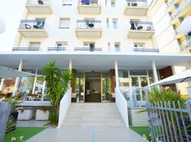 Hotel Giannini，位于里米尼费德里科·费里尼国际机场 - RMI附近的酒店
