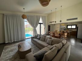 Private Somabay Villa with Pool，位于赫尔格达的酒店
