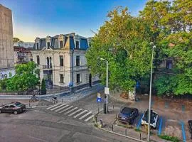 Botev Design Apartments - Walk to Old Town - Pumo Properties