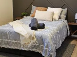 Modern Suite - Separate Entry - Self Check-In