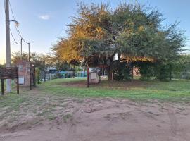 El Refugio del Calden，位于Toay的带泳池的酒店