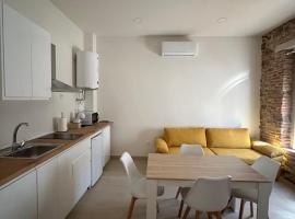 Apartamentos Puerta los Castañares B，位于孔斯坦蒂纳的酒店