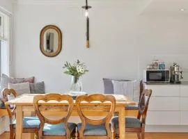 Nellie's Nest- A Stylish Retreat in Leafy Newstead