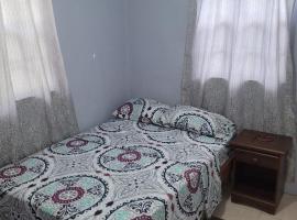 J and N cozy quarters，位于罗索的酒店