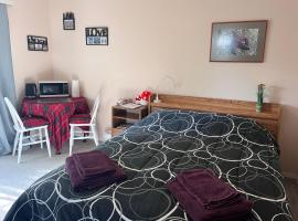 Serenity Bed and Breakfast，位于科莫克斯的酒店