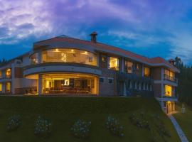 Hotel Medina Del Lago，位于奥塔瓦洛的带泳池的酒店