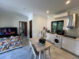 Entire new granny flat with 3 bedrooms 2 bathrooms