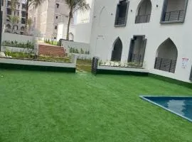 شقة من ثلاث غرف في مجمع مروج الزين في صلالة