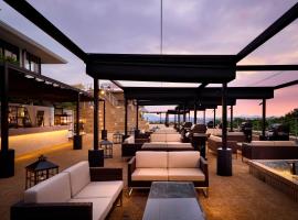 Hilltop Resort Fukuoka，位于福冈的酒店