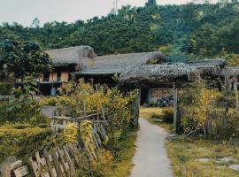 Bình Bản Liền Homestay - Vang A Binh，位于北河县的酒店