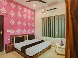 Hotel O HOLY LIGHT HOUSE，位于Garhi Harsāru的酒店