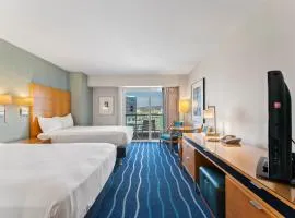 Ala Moana Hotel 2603 Sleeps 4 near beach