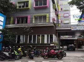 True Blue Bunga Bunga Hotel Pasar Baru - Jakarta