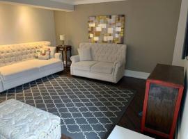 Basement apartment，位于沃恩的酒店