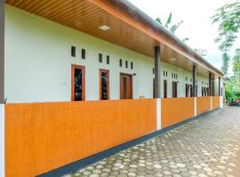 RedDoorz near Wisata Kalianget Wonosobo，位于Kalianget的酒店