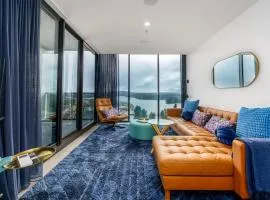 Luxury 1BR Apt with Lake Views in Belconnen - Hosted by Canstay