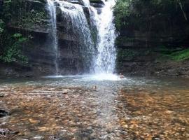 Adis Home - with beautiful waterfalls and private stream，位于Kalasa的酒店