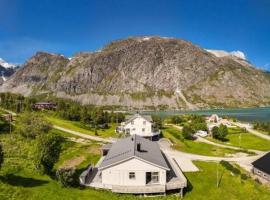Lyngen Flexible Living - Alpine cabins at the start of the mountain，位于Koppangen的酒店