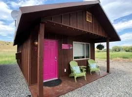 Fantastic Tiny Cabin for a Unique Escape in the Heart of Paradise Valley in Emigrant, Montana
