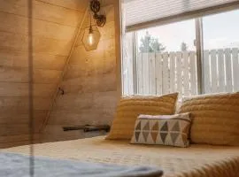 Beautiful A-Frame Cabin on a Wonderful Glampground for an Unforgettable Retreat in Emigrant, Montana
