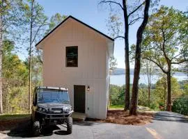 Gorgeous Cabin Great for Groups or Families with Jacuzzi, Fire Pit and Views in Alabama