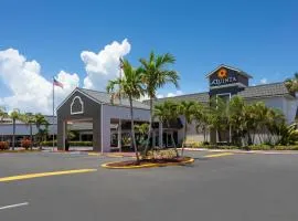 可可比奇卡纳维拉尔角拉金塔旅馆及套房酒店