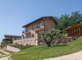 I Quattro Pozzi，位于拉莫拉的带泳池的酒店