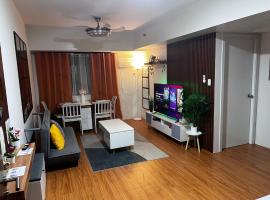 Family Haven Serin West Tagaytay - 6 Pax - Taal View - Full Kitchen - FAST Wi-Fi，位于大雅台的酒店