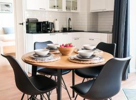 PINEA Apartments tuż przy plaży - baseny, sauny, jacuzzi，位于波别罗沃的酒店