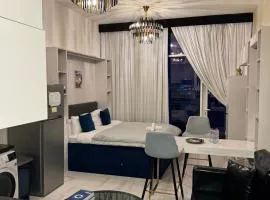 Bayz Business Bay Lux Studio with Resort Amenities