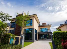 Forest City Golf Villa by Avery at Johor #Home Party#Located in Golf Resort#Free Parking#中英文房东，位于新山的酒店