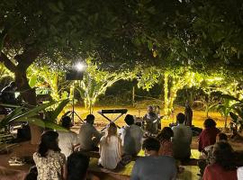 HostelExp, Auroville - A Rural Retreat Experience，位于黎明之村的青旅