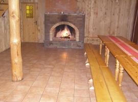 suur saunaga puhkemaja，位于Kipi的酒店