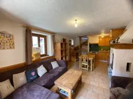 Maison de village au coeur des Allues proche des commerces et de la télécabine - FR-1-411-987