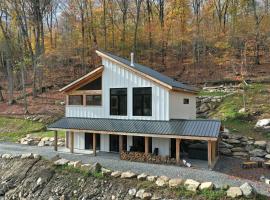 Spa Lake and Mountain - 144 - Chalets du Cordon，位于Nominingue的酒店