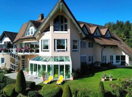 Sunside Ferien Wellness Oase Hotel Apartment's Schwarzwald am Schluchsee，位于施卢赫湖的酒店