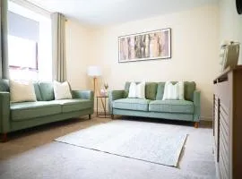 Innes Street Apartment