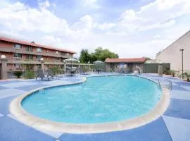 Motel 6 Pasadena, CA Old Town Pasadena Area