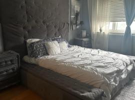 Your Home away from Home ! UNIT 2- 1st floor，位于Baychester的酒店