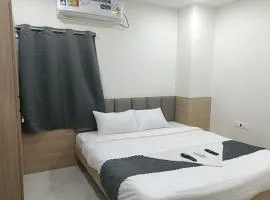 Hotel Saffron Groves