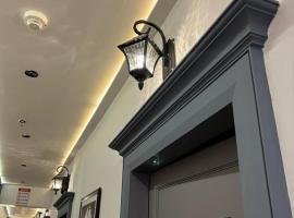 v love heritage，位于Surat的酒店