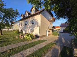 AGRO house LIKA，位于戈斯皮奇的酒店