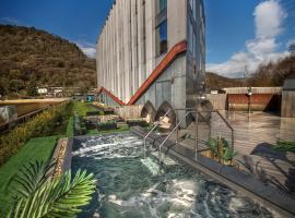 IXORA Hotel & Spa Snowdonia，位于康威的酒店