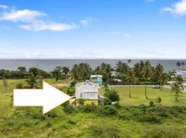 Yellow Beach House Unit B - 2 min walk from the Beach