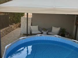 Sea & Desert Retreat，位于阿拉德的酒店