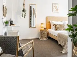 Private Seaside Room High-speed Wi-fi
