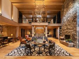 The Sylvan Lodge at Snake River Sporting Club，位于杰克逊的带泳池的酒店