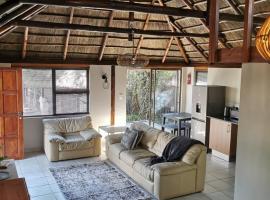 The Thatched Cottage，位于伯诺尼的酒店