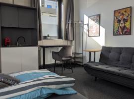 BUSINESS-MOTEL , Self-Checkin 24h , XL-Parking，位于Heimsheim的酒店